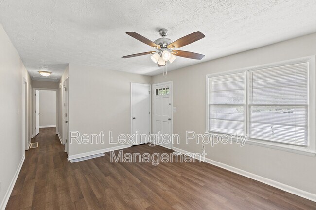 Foto del edificio - 1222 Trent Blvd