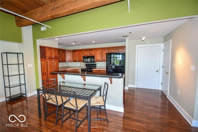 Building Photo - 430 N Park Ave