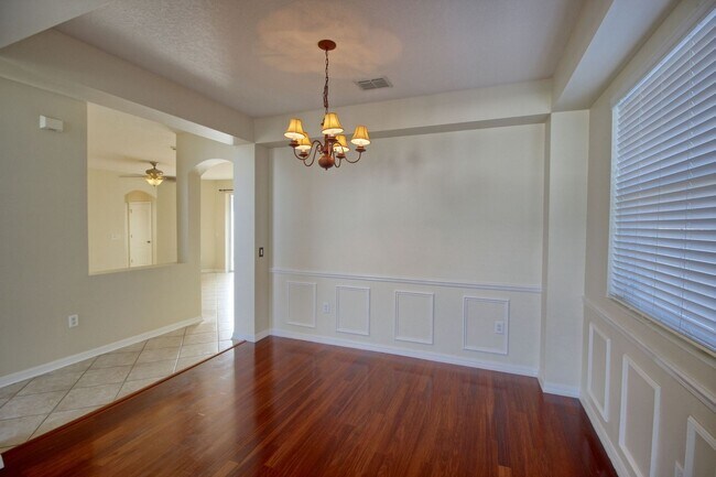 Building Photo - 669 Groves End Ln