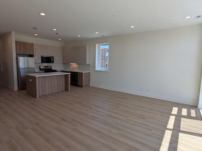 Foto del edificio - 4744 W Addison St