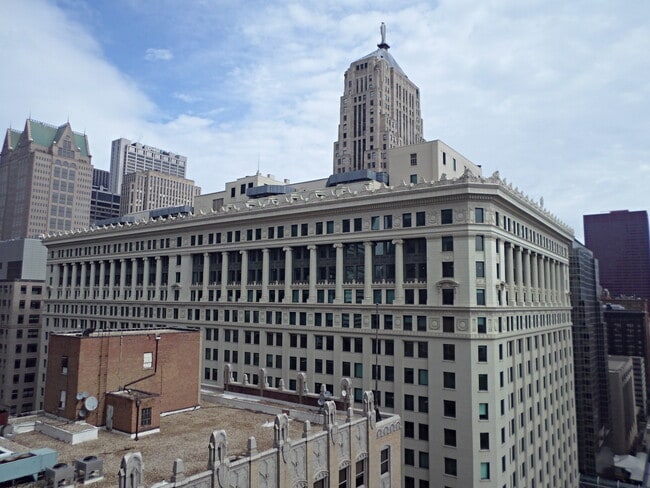 Building Photo - 235 W Van Buren St