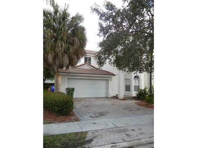 Building Photo - 2215 NW 76th Ter