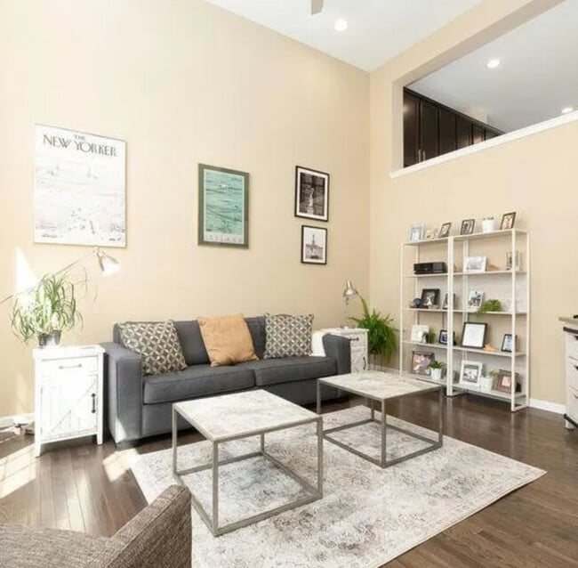 Foto del edificio - 2942 Madison Dr