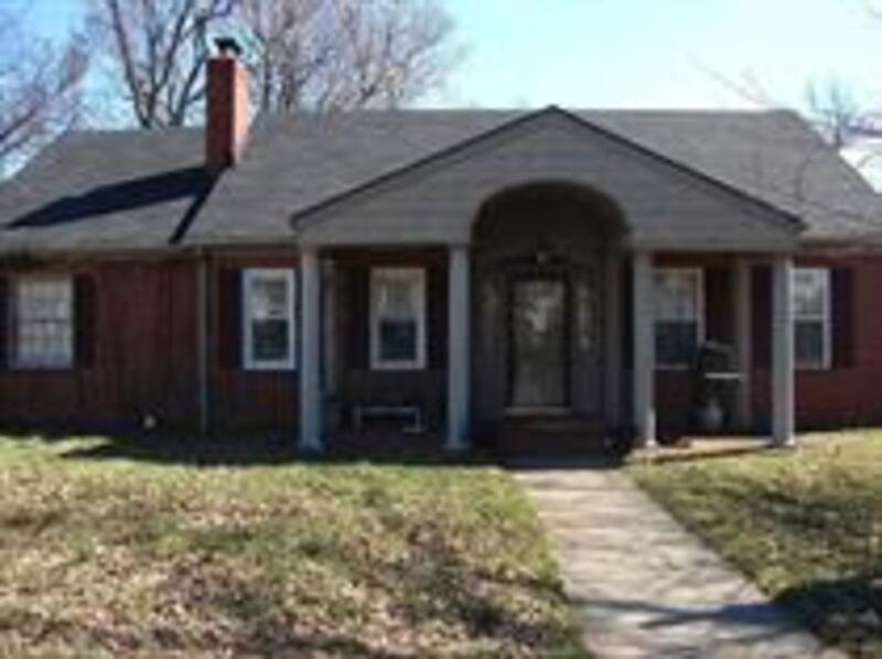 Foto principal - 325 S 3rd St