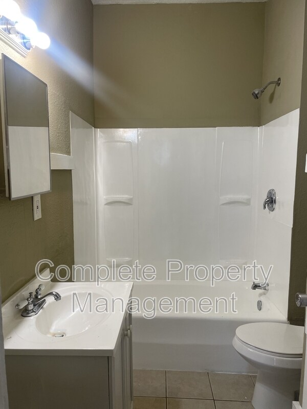 Building Photo - 1443 46th St Ensley