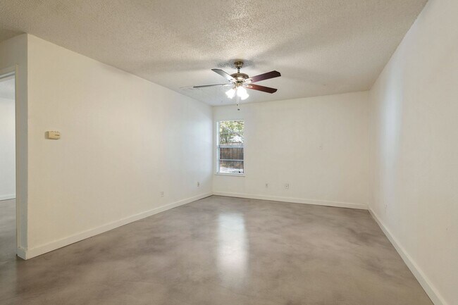 Foto del edificio - 5610 William Holland Ave