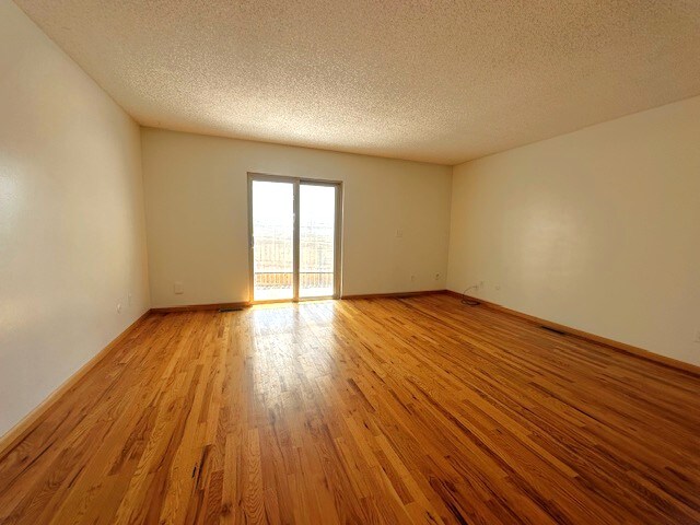 Foto del edificio - 2215 E 7th St