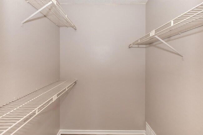 Foto del edificio - 8301 Boat Club Rd