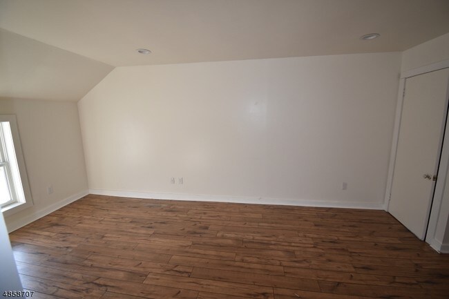 Foto del edificio - 2 Ironia Mendham Rd