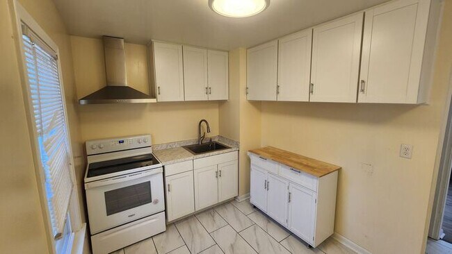 Foto del edificio - Charming Benson Home