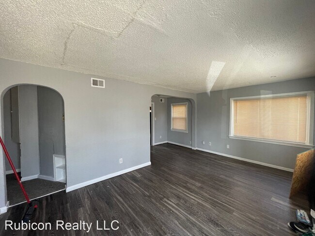 Building Photo - 3 br, 1 bath House - 8036 Olive St