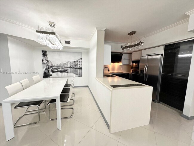 Foto del edificio - 17100 N Bay Rd