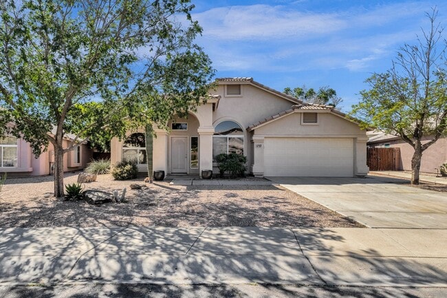 Foto del edificio - 647 W Fremont Dr