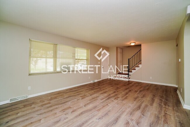 Foto del edificio - REDUCED! - Spacious 4 bedroom home in Colu...