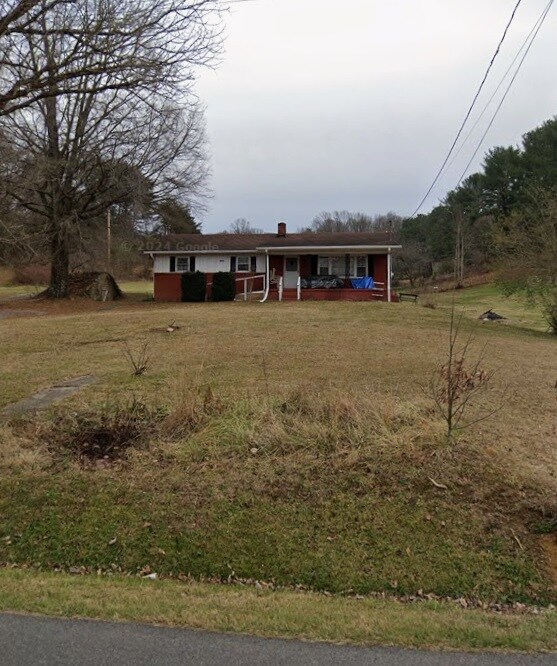 Primary Photo - 494 Summit Dr