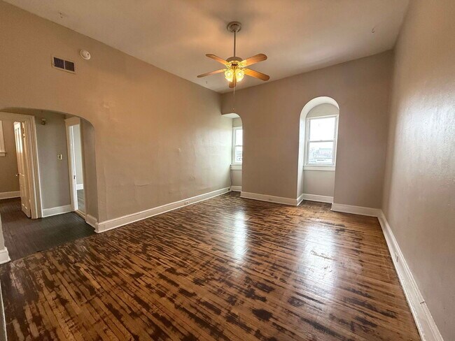 Foto del edificio - 241 N Queen St