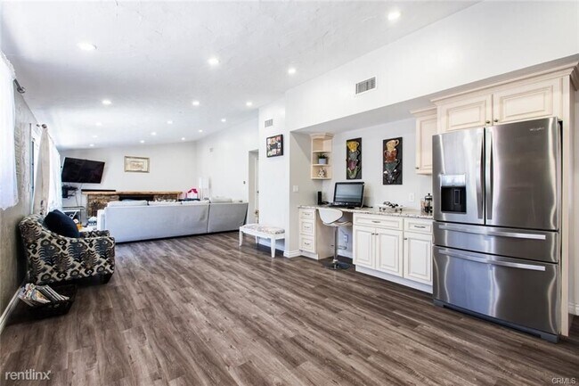 Foto del edificio - 3 br, 2 bath House - 22329 Bassett St