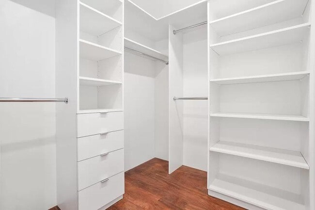 Building Photo - 3 bedroom in NEW YORK NY 10280