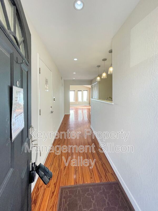 Building Photo - 544 Heathcliff Dr