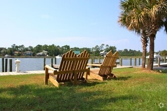 Building Photo - 2421 Beachview Dr
