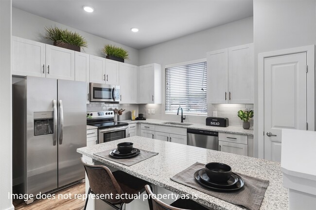 Building Photo - 7225 Borland Dr