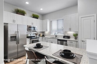 Building Photo - 7228 Tall Tree Dr