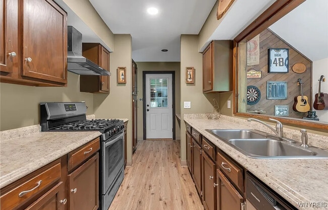 Building Photo - 28 Woodstock Rd