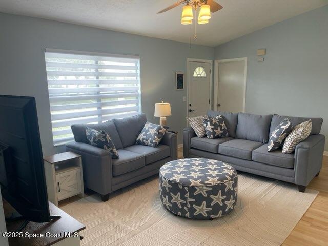 Foto del edificio - 1080 Seamist Ln