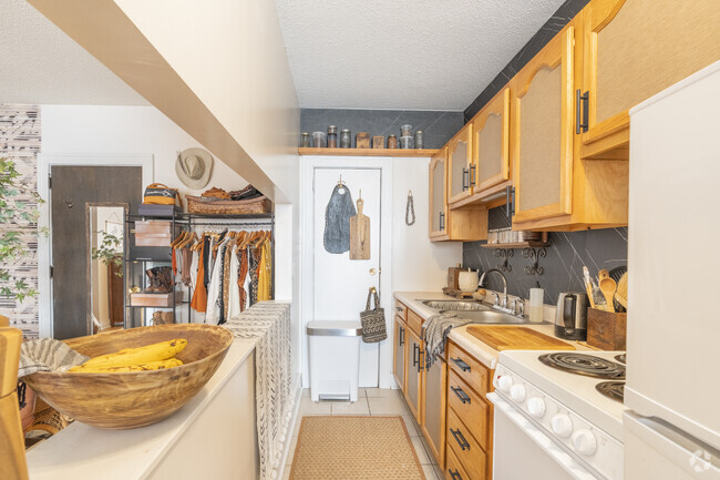 26 Oak Grove - Kitchen - 1BA, Studio - 370SF - Kitchen - Copenhagen Enterprises