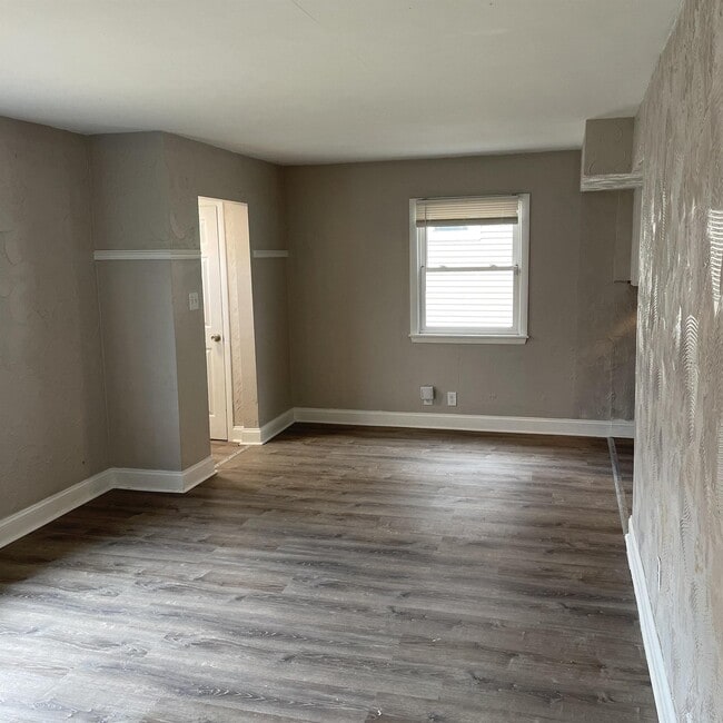 Building Photo - 4031 W Fairmount Ave