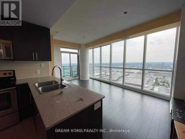 Building Photo - 3985-3985 Grand Park Dr