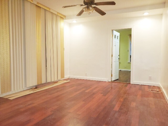 Building Photo - 512 Thatford Ave