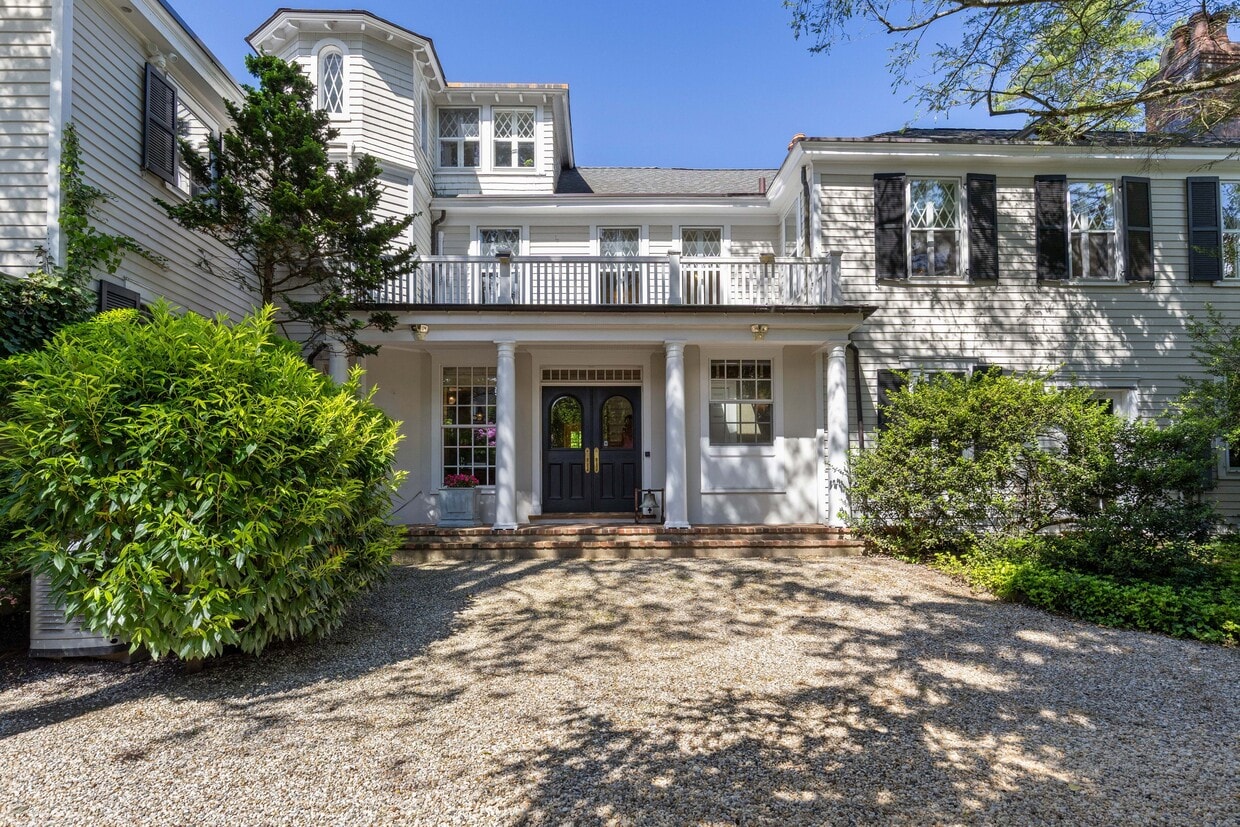 Photo - 190 Lake Ave (Greenwich, CT)
