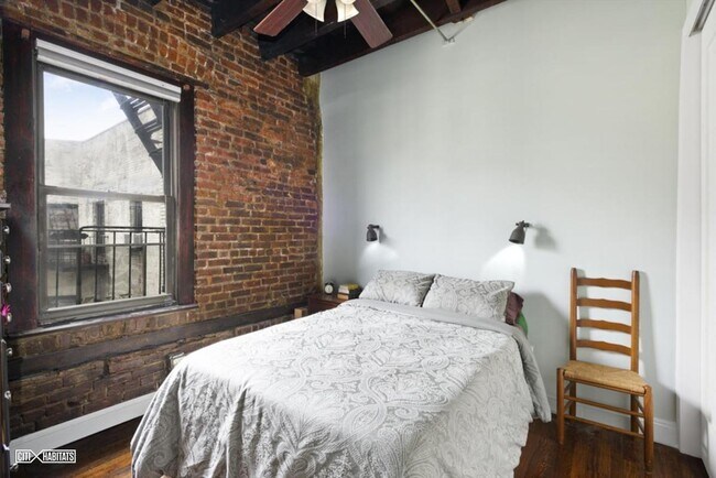 Building Photo - 2116 35th St