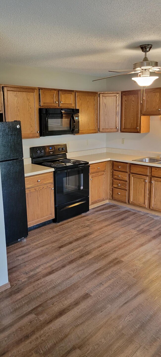 Foto del edificio - 18 Cherry Tree Ln