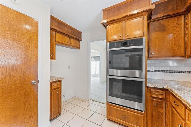 Foto del edificio - 3406 Glenn Lakes Ln
