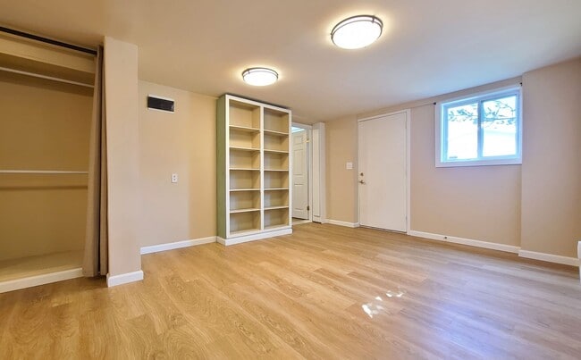 Foto del edificio - Ground Floor 1 Bed/1 Bath Apartment close ...