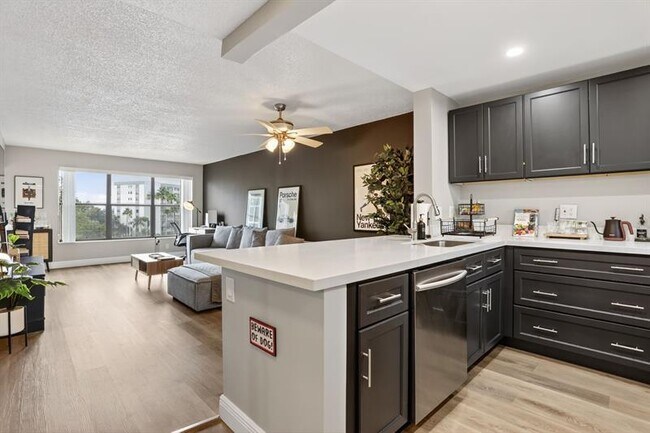 Foto del edificio - 2309 S Cypress Bend Dr