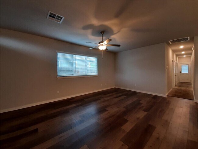 Foto del edificio - 9736 Grosbeak Ln