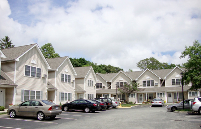 Foto del edificio - Woodbridge at Farmingdale II