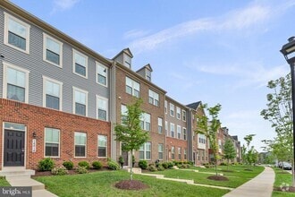 Building Photo - 14814 Townshend Ter Ave