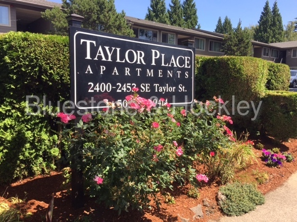 Foto principal - 2415 SE Taylor St