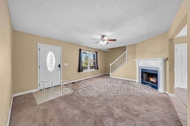 Foto del edificio - 211 Fall Creek Dr