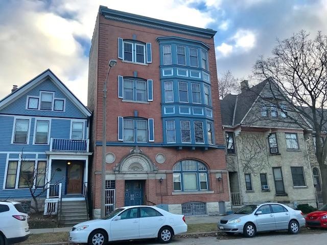 Primary Photo - 815 E Knapp St