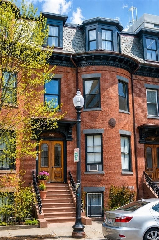Building Photo - 106 E Brookline St
