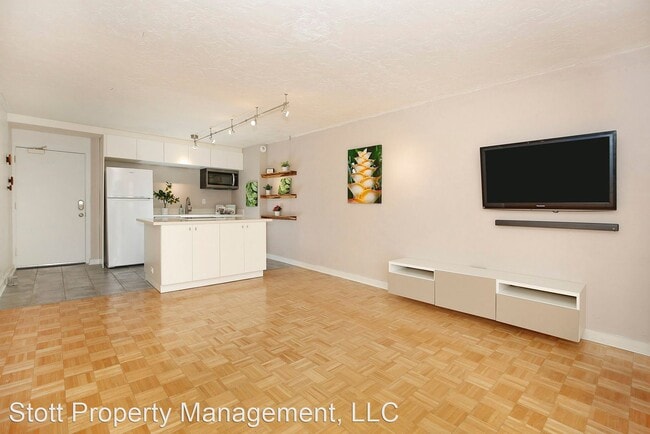 Building Photo - 1 br, 1 bath House - 411 Kaiolu Street, #201