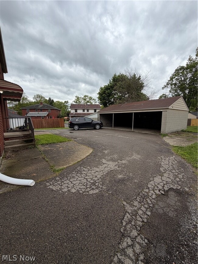 Building Photo - 360 Shields Rd
