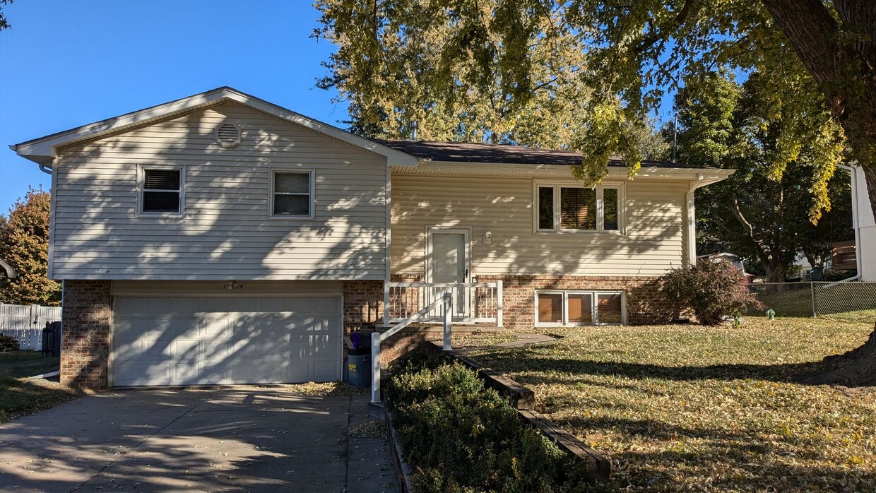 Primary Photo - 3-bed home in Lewis Central school district