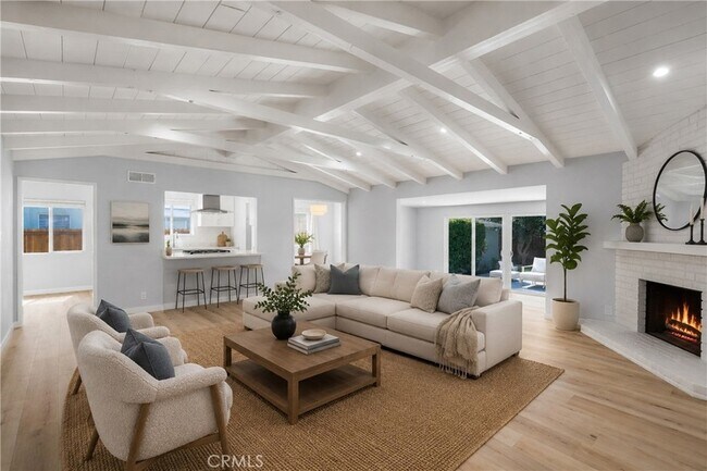 Foto del edificio - 16824 Calahan St