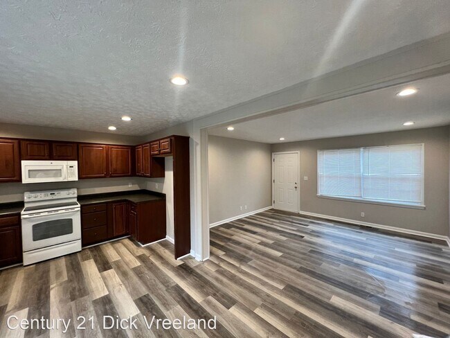 Foto del edificio - 3 br, 1 bath House - 2101 Keeneland Blvd.